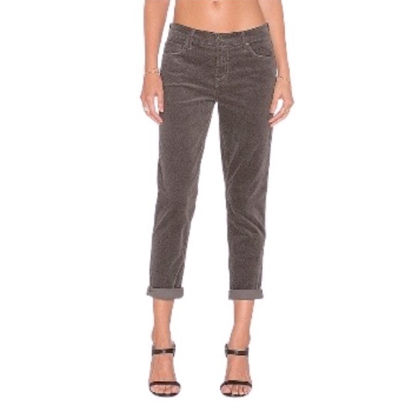 MOTHER Pants - Mother Hopscotch Dropout Corduroy Straight Cropped Pants in Beaver 2 Brown
8153